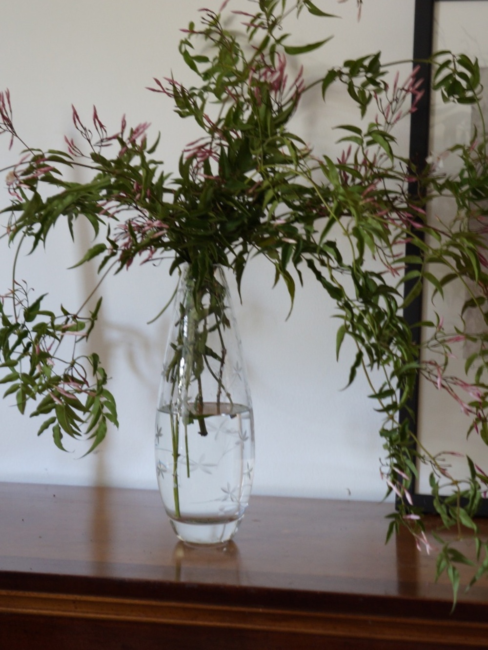 Dainty Etched polish crystal teardrop vase